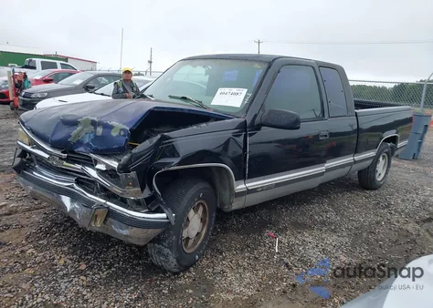 1997 Chevrolet C1500 Fleetside z USA, uszkodzony, nr VIN 1GCEC19M4VE159235